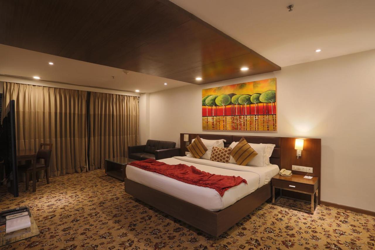 Ymca International Centre Hotel Ahmedabad Exterior photo
