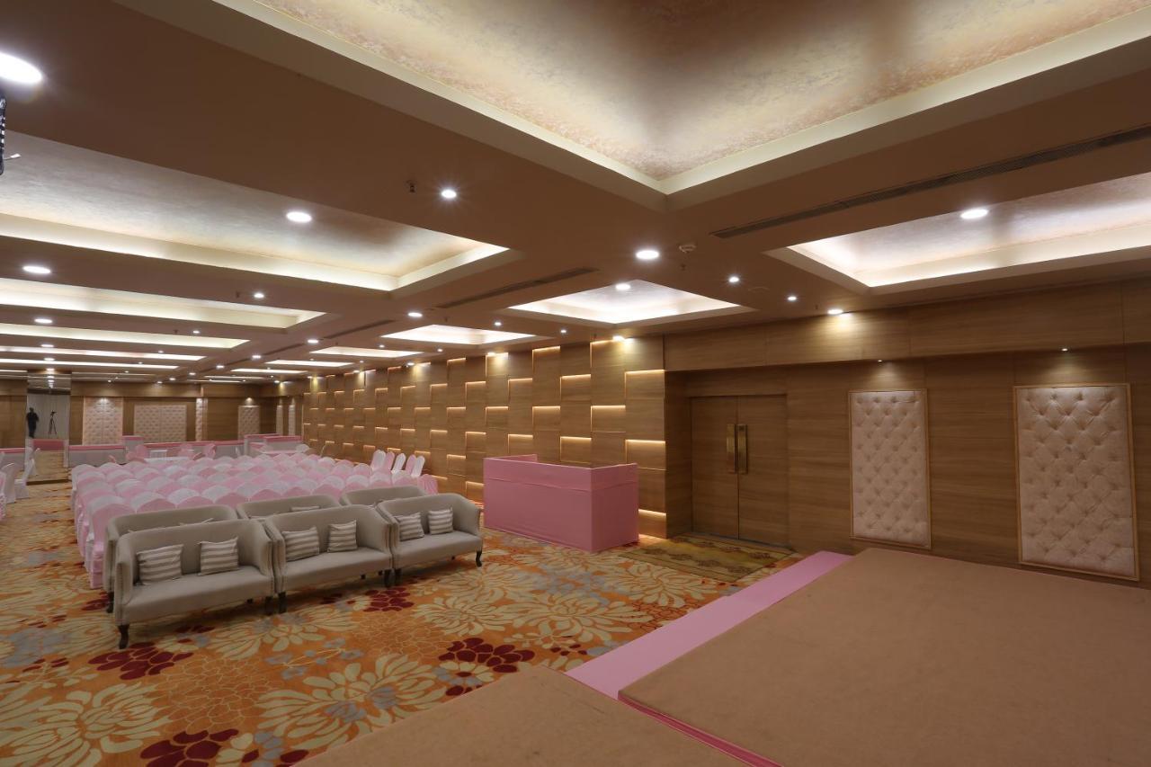 Ymca International Centre Hotel Ahmedabad Exterior photo