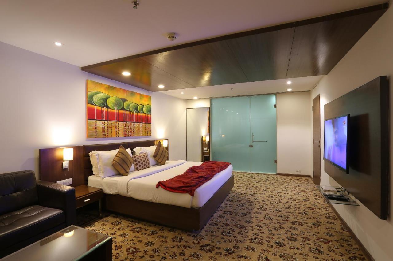 Ymca International Centre Hotel Ahmedabad Exterior photo